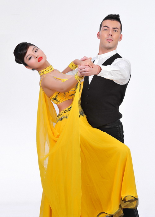 'Bước nhảy hoàn vũ 2'  ra mắt dàn "sao" tham gia - VIETMEDIA